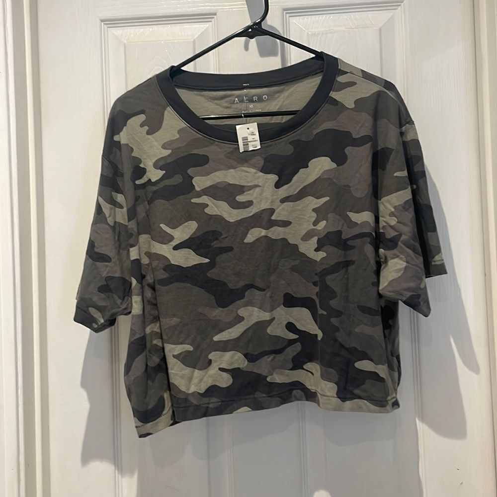 AERO camouflage crop top NWT SZ Xlarge